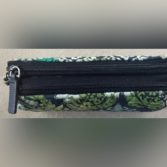 Vera Bradley quilted cloth wallet - Picture 6 of 10